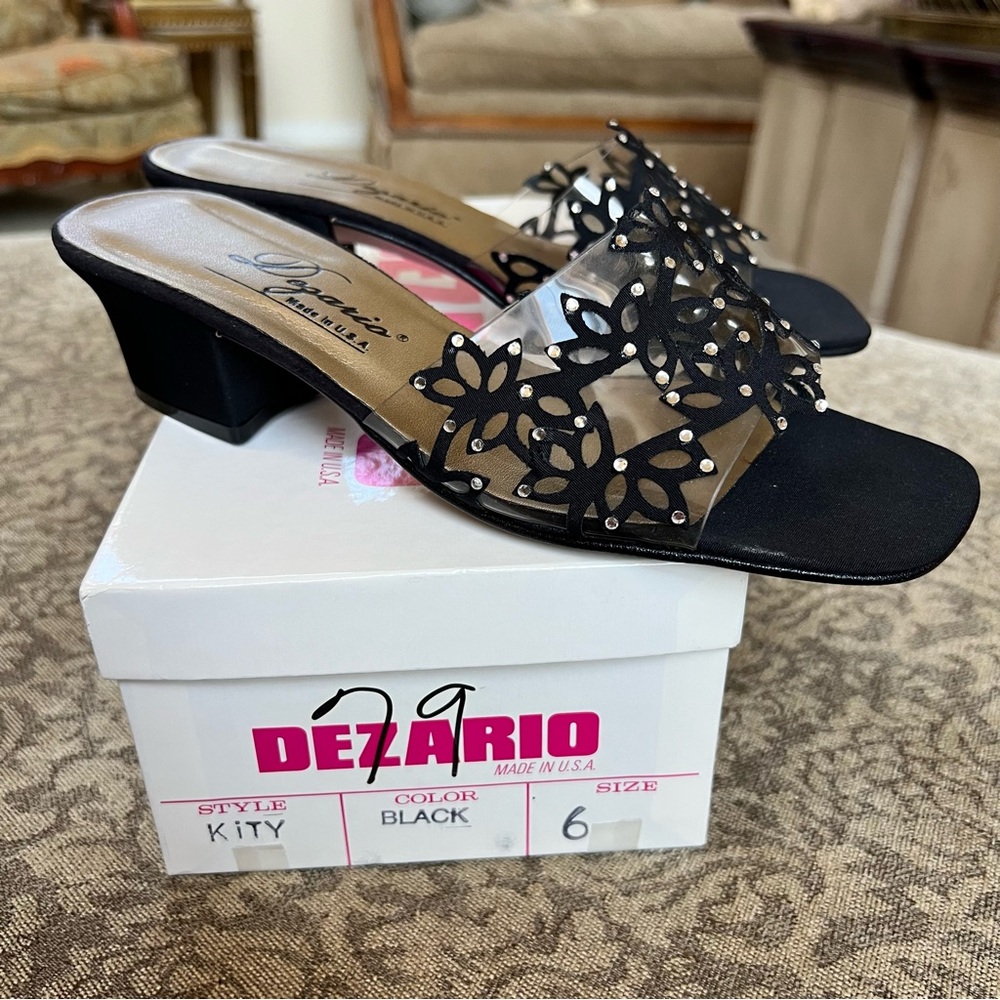 Dezario Kity Black Suede Flowers On Vinyl Slides Block Short Heel New Size 6
